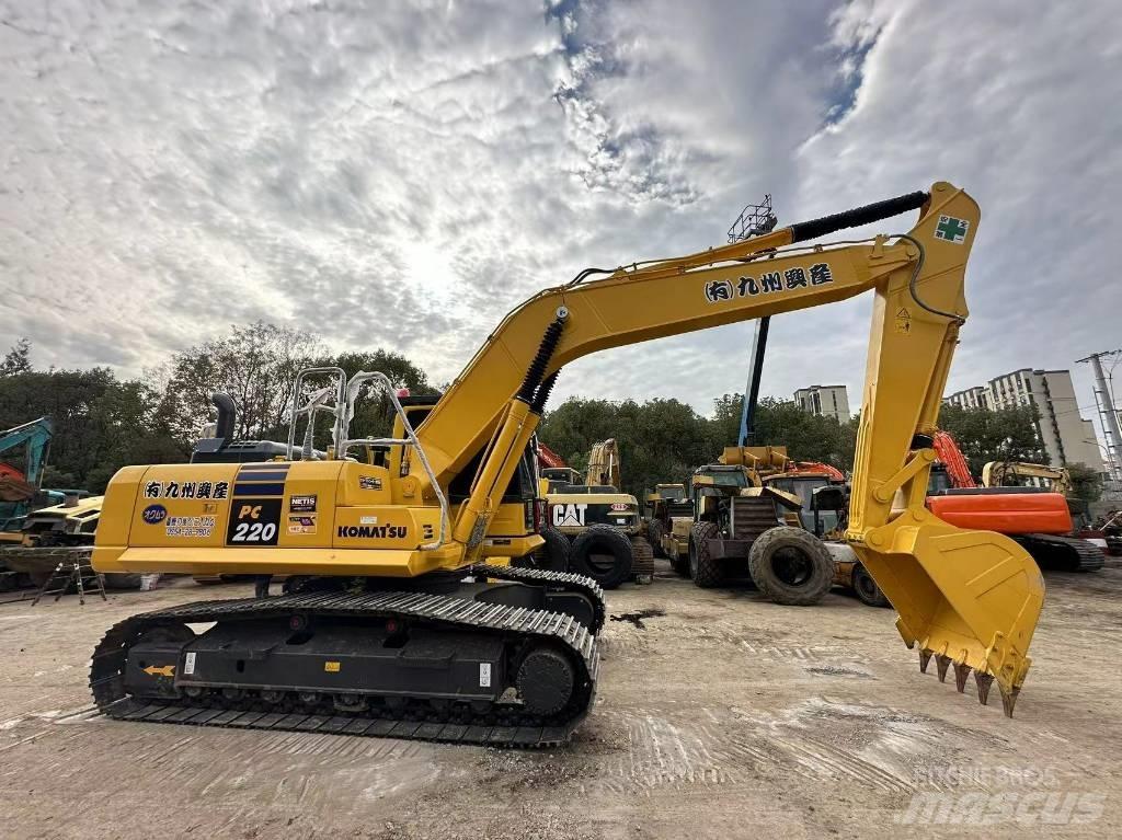 Komatsu PC 220 Гусеничные экскаваторы