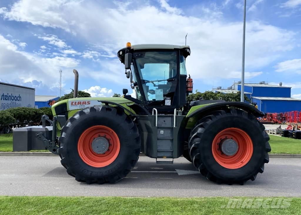 CLAAS Xerion 3800 Трактора
