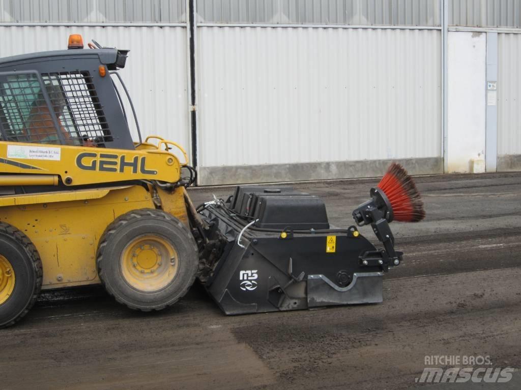 M3 Sweeper Bucket HD Коммунальная техника - Другие