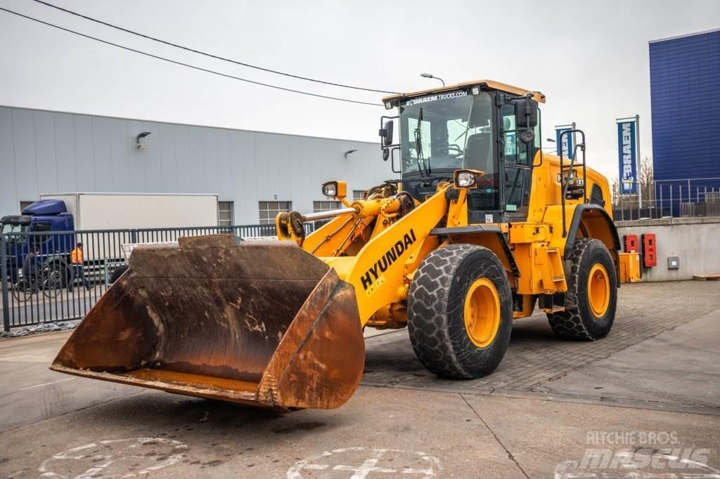 Hyundai HL955XT Фронтальные погрузчики