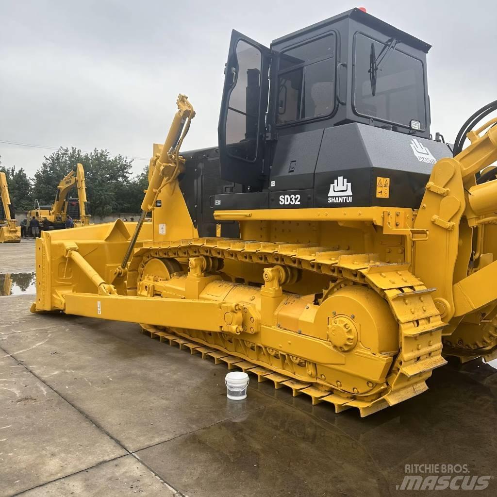 Shantui SD32 Гусеничные бульдозеры