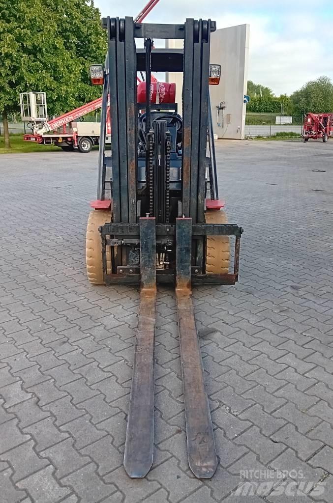 Manitou MI 30 G Газовые погрузчики