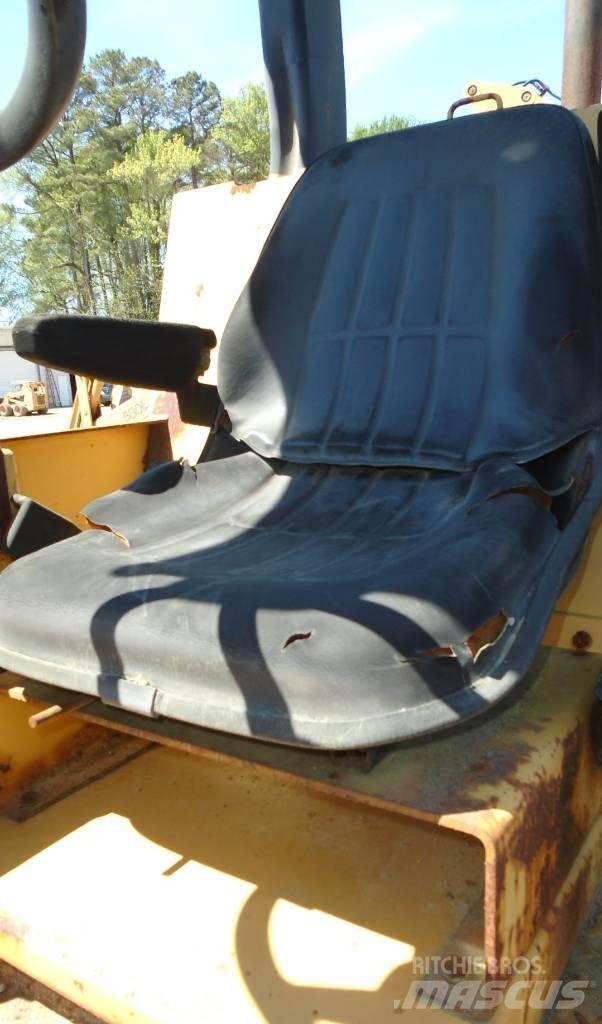 CAT CP 323 C Комбинированные катки