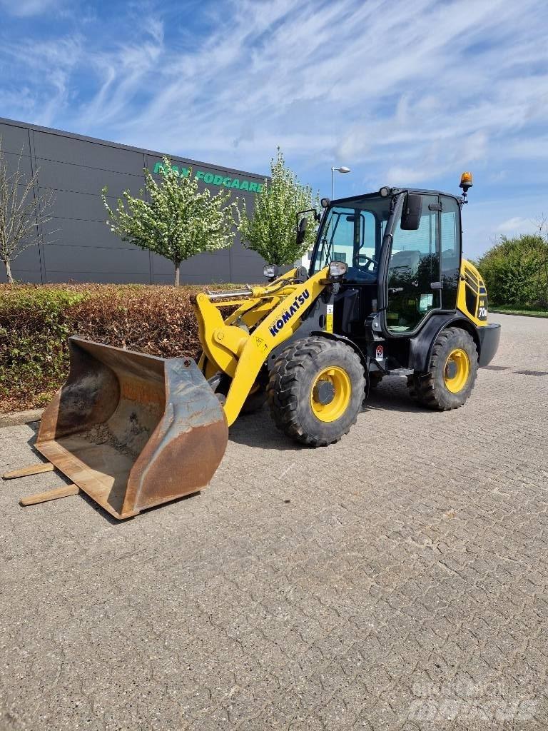 Komatsu WA70M Малые погрузчики