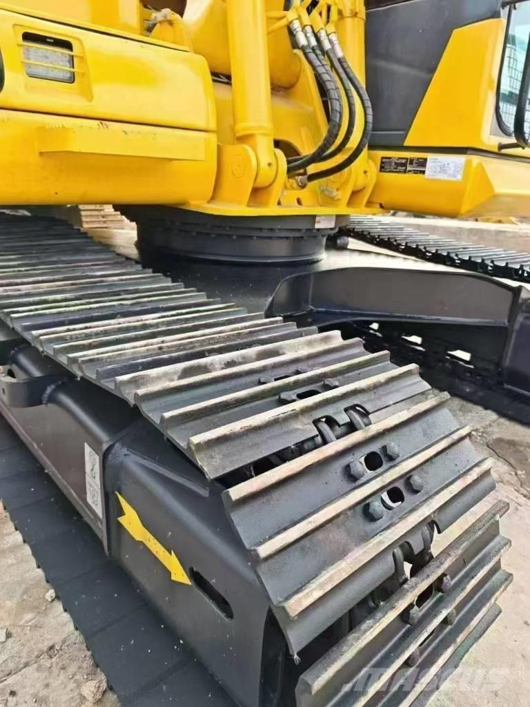 Komatsu 130-7 Гусеничные экскаваторы