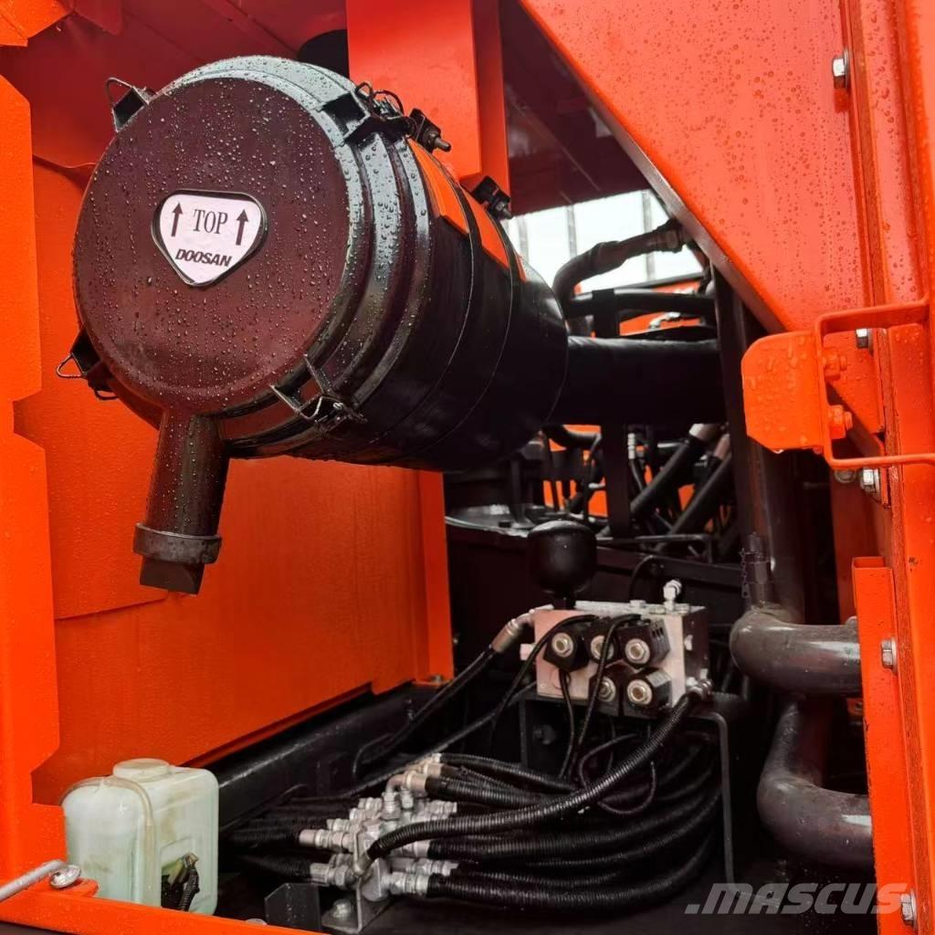 Doosan DX 225 LC Гусеничные экскаваторы