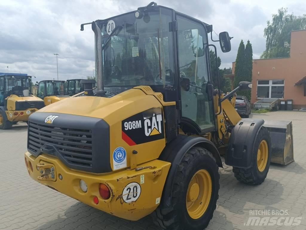 CAT 908M Фронтальные погрузчики