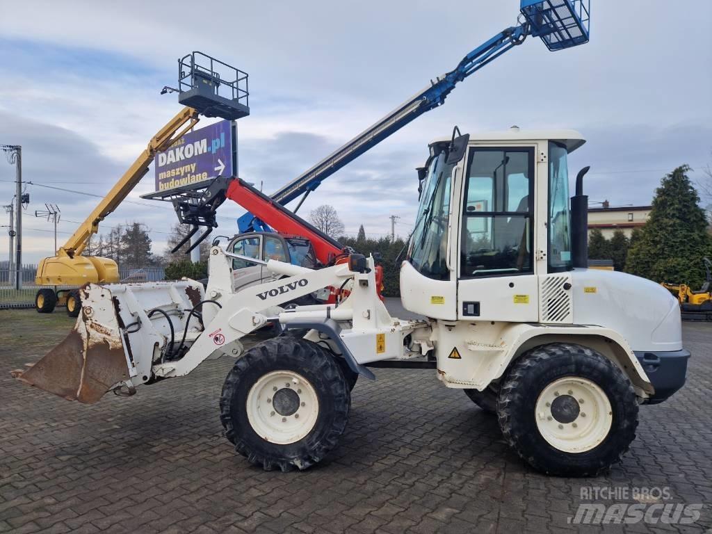 Volvo L 30 B Фронтальные погрузчики