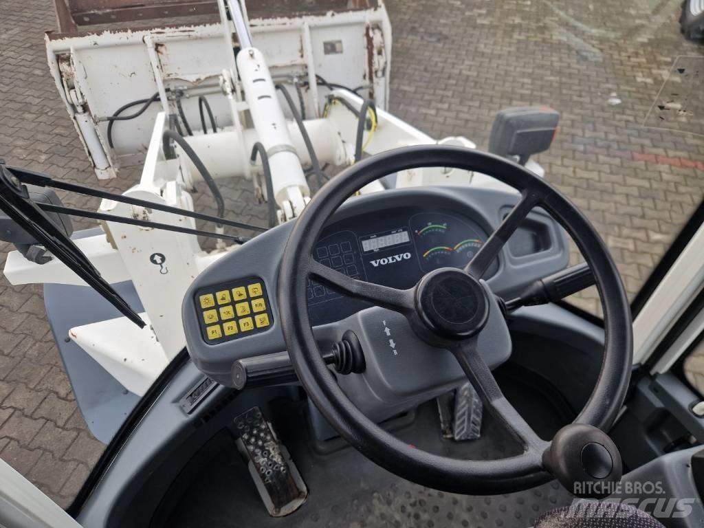Volvo L 30 B Фронтальные погрузчики