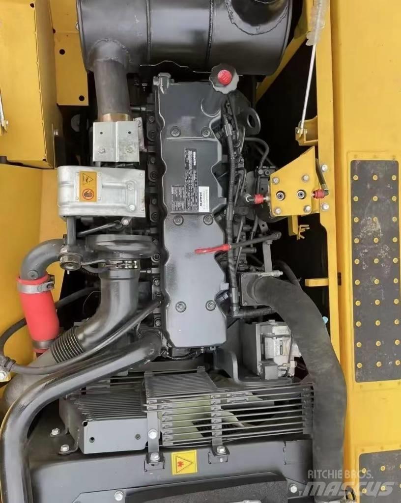 Komatsu PC 240 Гусеничные экскаваторы