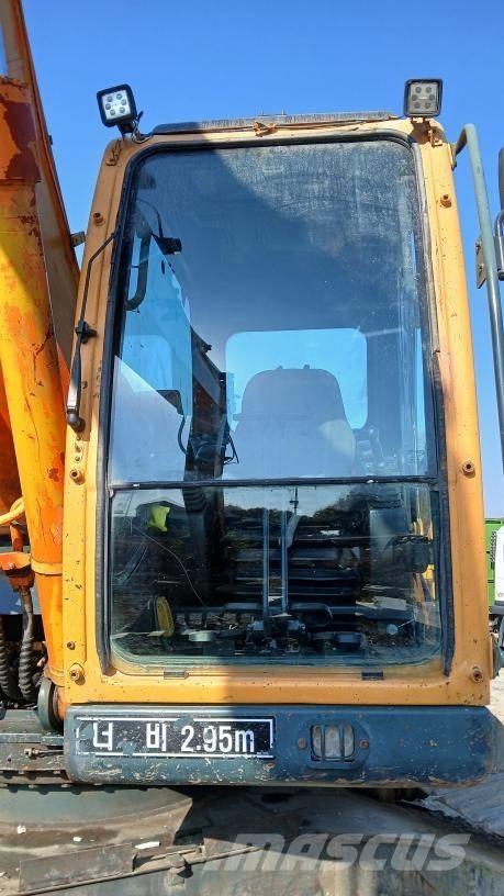 Hyundai Robex 220 LC Гусеничные экскаваторы