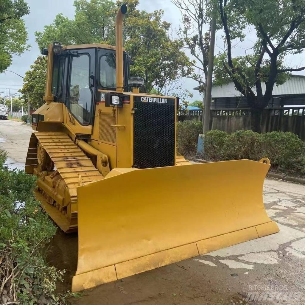 CAT D5M Гусеничные бульдозеры