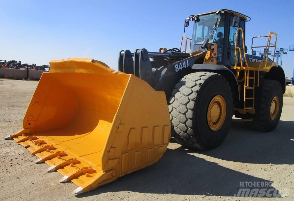John Deere 844 J Фронтальные погрузчики