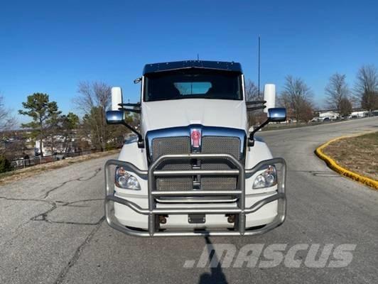 Kenworth T 680 Седельные тягачи