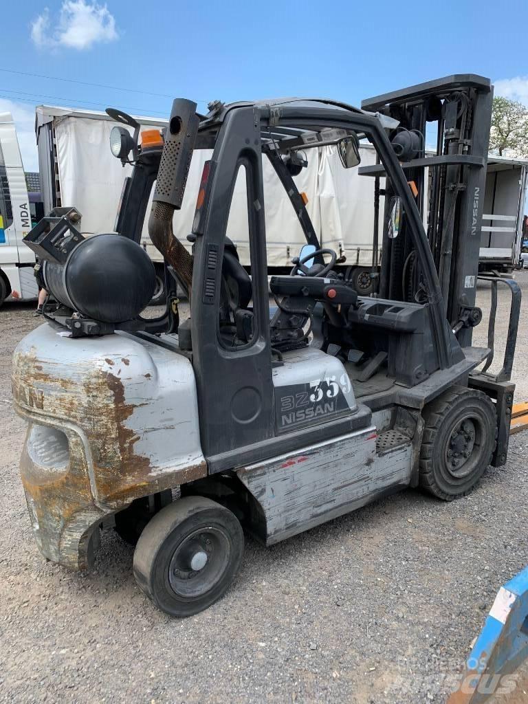 Nissan UG1D2A32LQ Газовые погрузчики