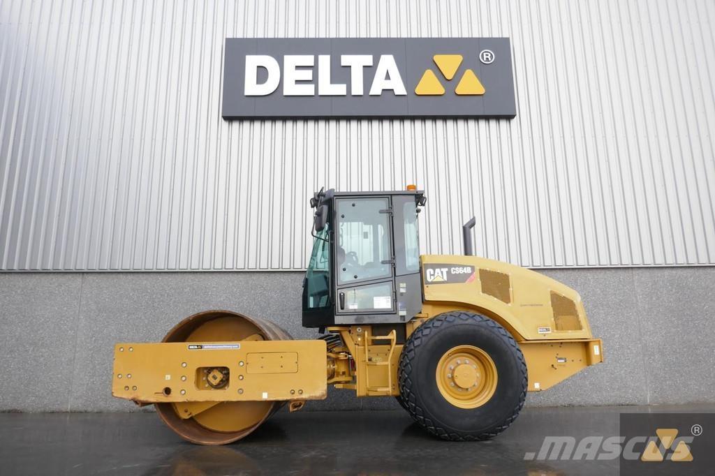 CAT CS64B Грунтовые катки