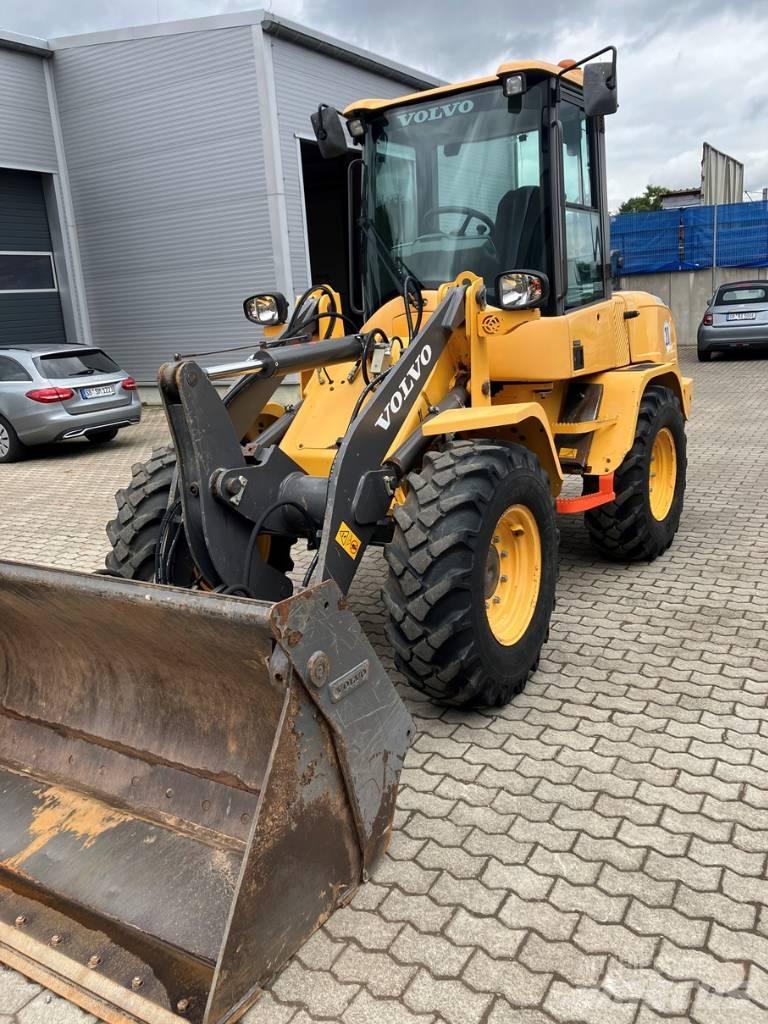 Volvo L 30 G Фронтальные погрузчики