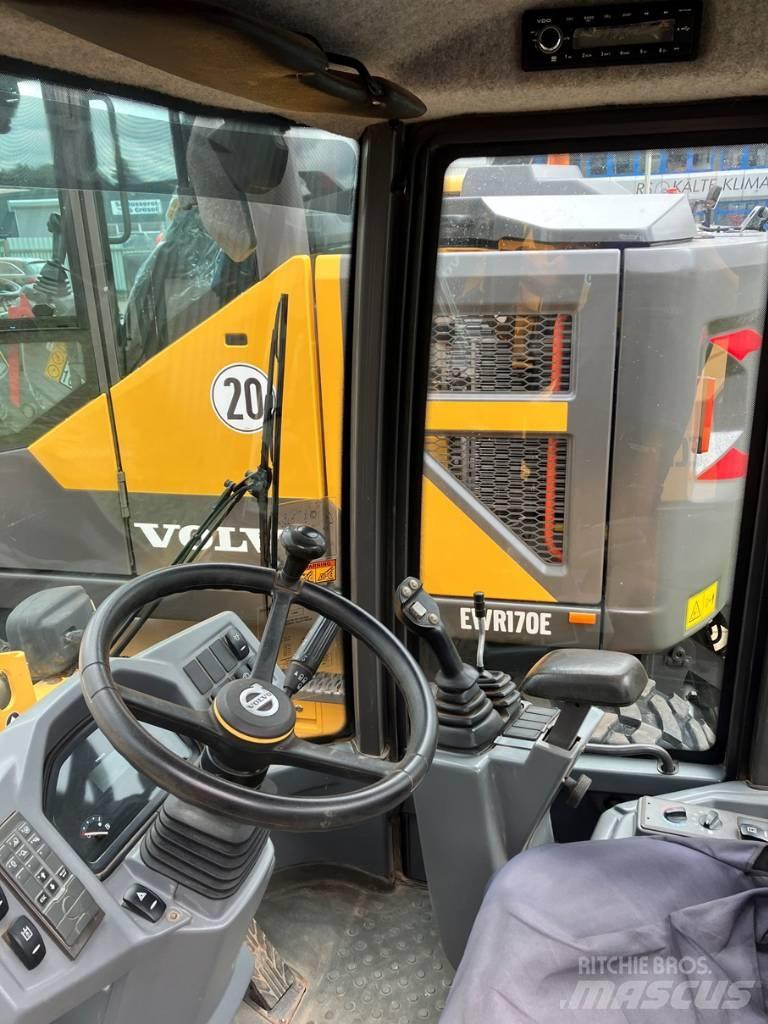Volvo L 30 G Фронтальные погрузчики
