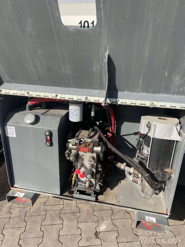 SkyJack SJ 6832 RTE Ножничные подъемники