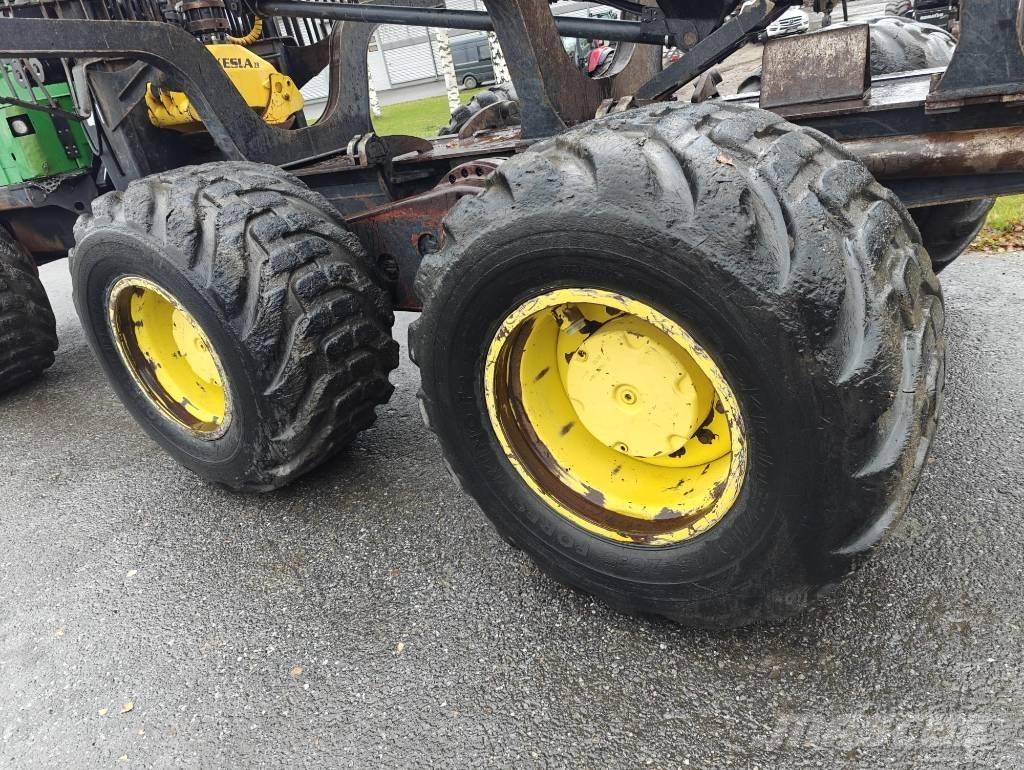 John Deere 1210 E Форвардеры