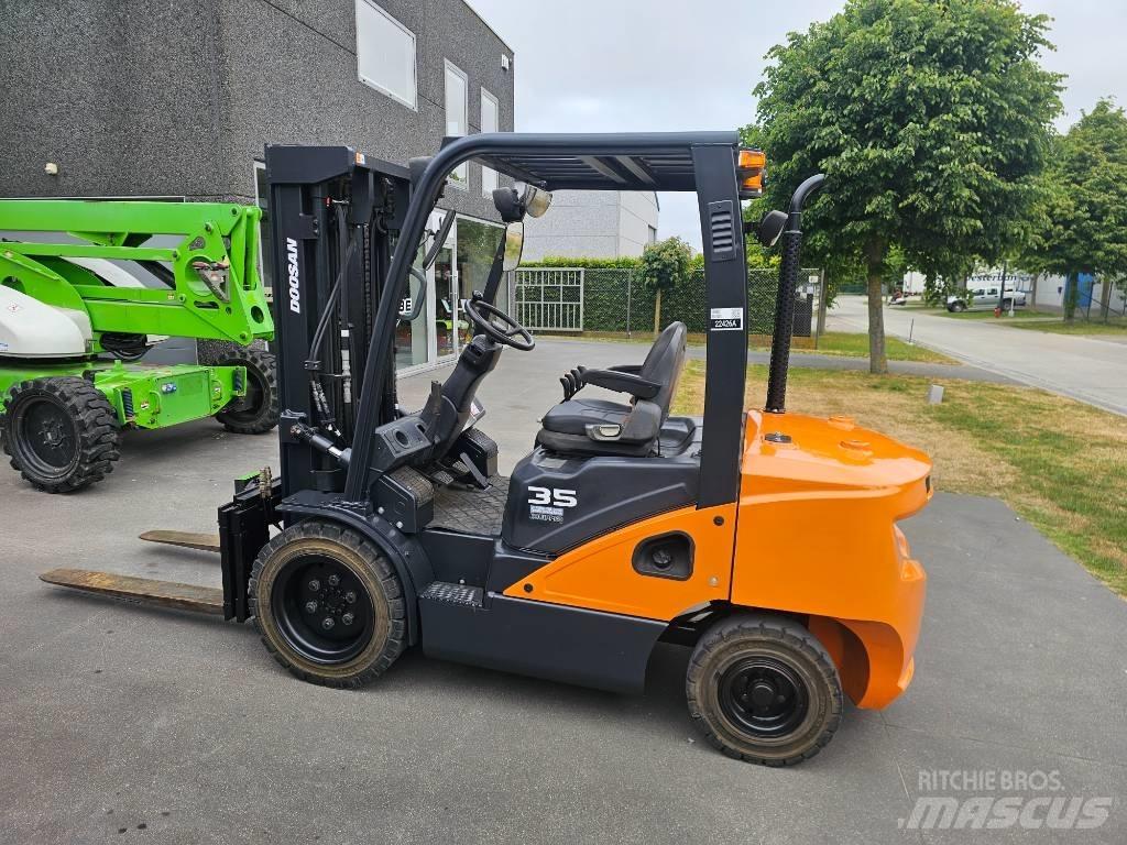 Doosan D 35 S-7 Дизельные погрузчики