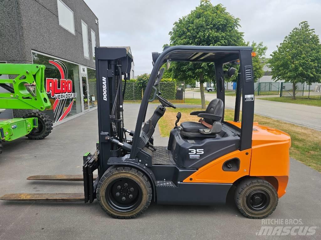 Doosan D 35 S-7 Дизельные погрузчики