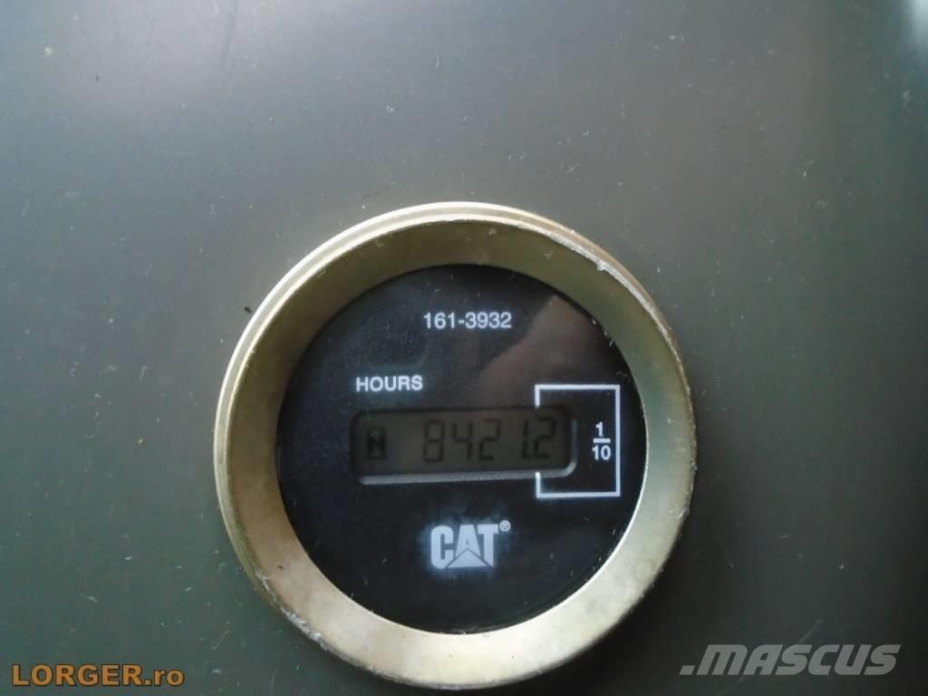 CAT 323 D Гусеничные экскаваторы