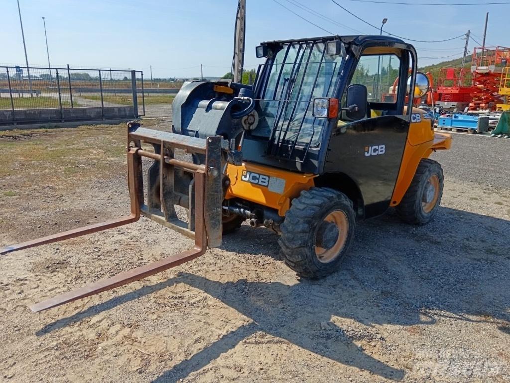 JCB 520-40 Телескопические погрузчики