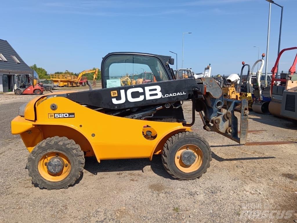 JCB 520-40 Телескопические погрузчики