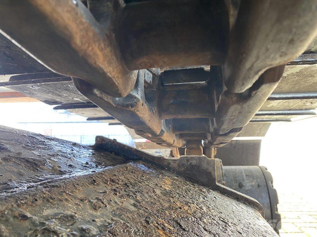 Hitachi ZX 180 LC-3 Гусеничные экскаваторы