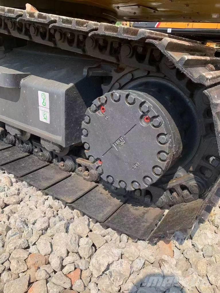 Komatsu PC 210 LC Гусеничные экскаваторы