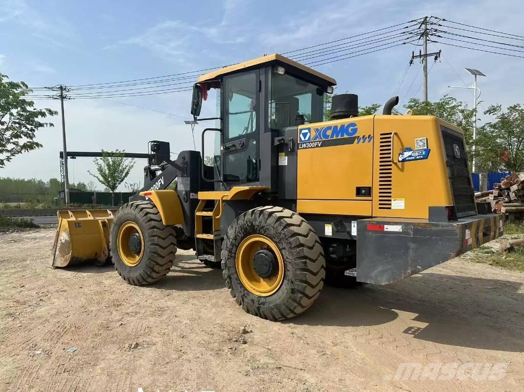 XCMG LW 300 F Фронтальные погрузчики
