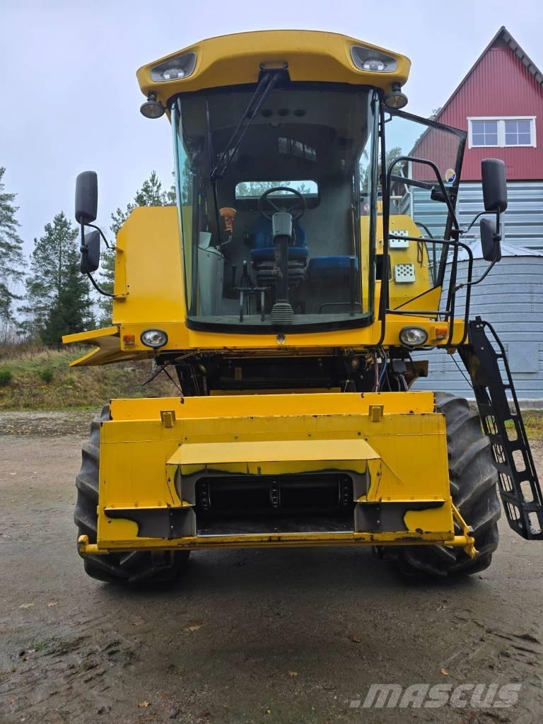 New Holland TC 5050 Зерноуборочные комбайны
