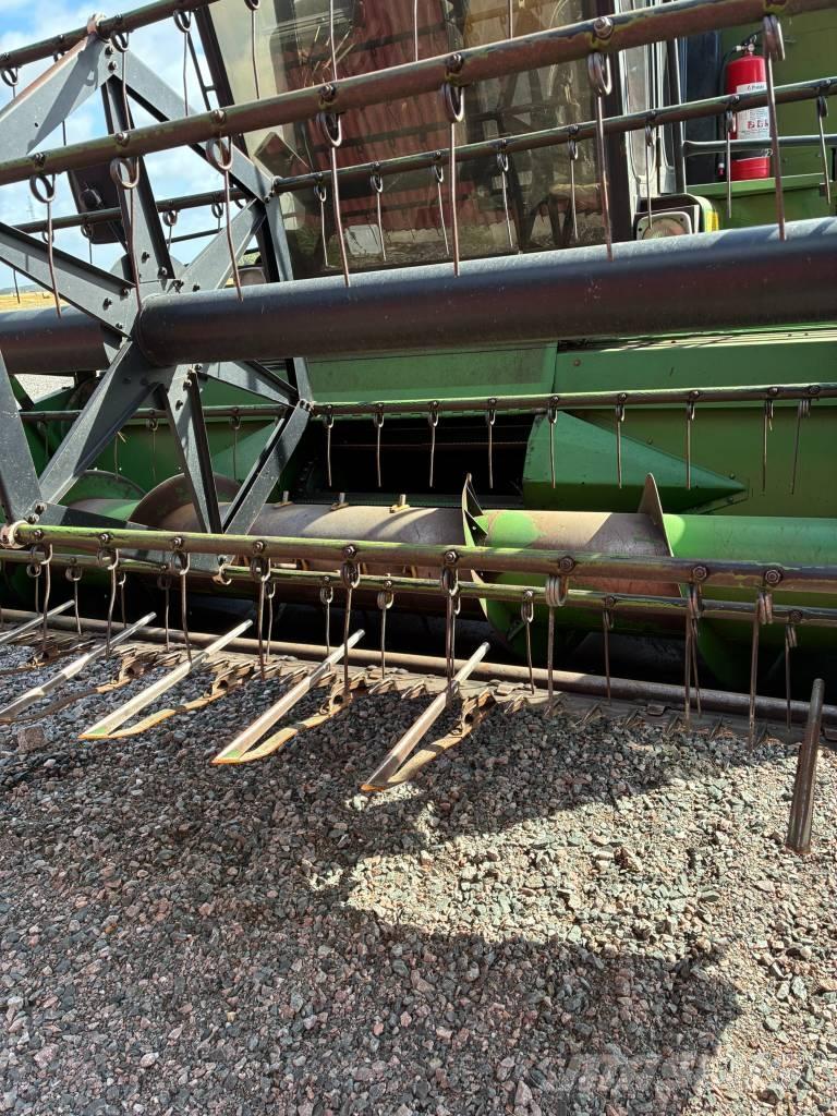 John Deere 1042 Зерноуборочные комбайны