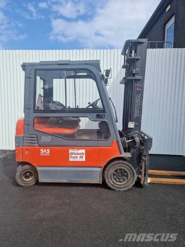 Toyota 7 FBMF 30 Электропогрузчики