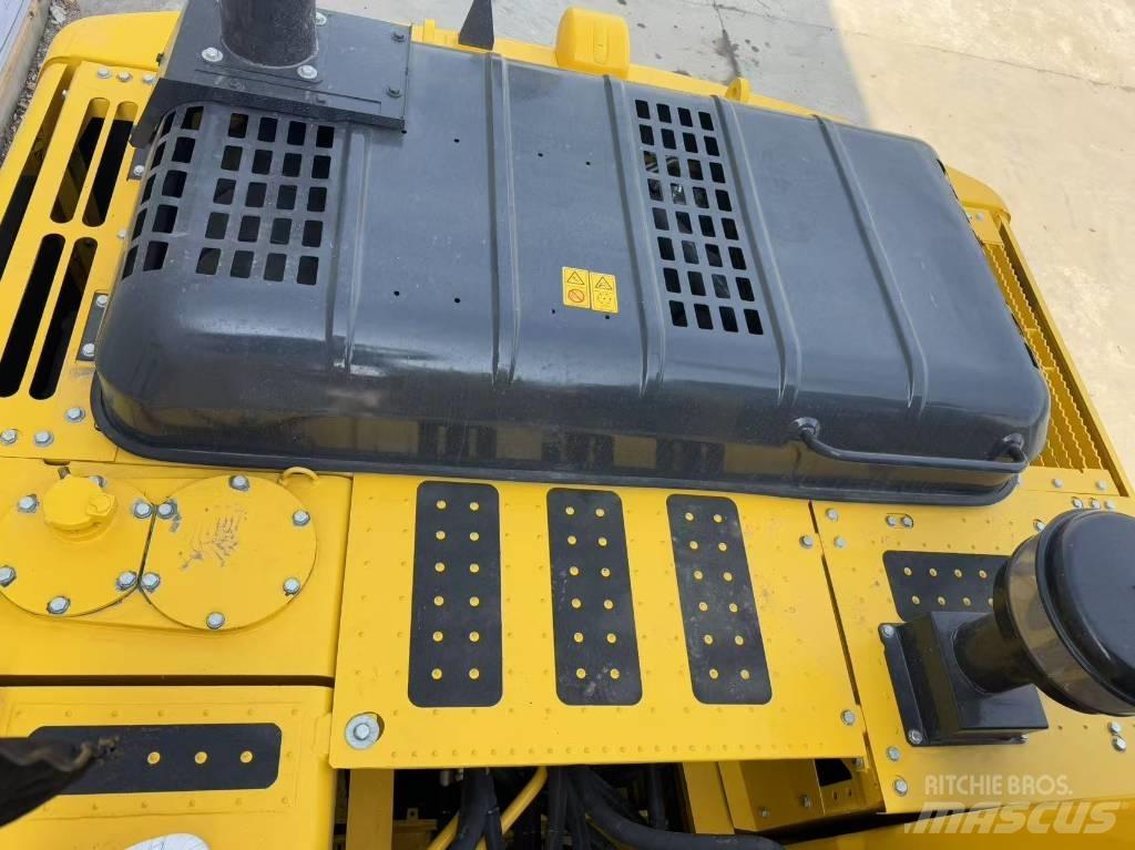 Komatsu PC 200-8N1 Гусеничные экскаваторы