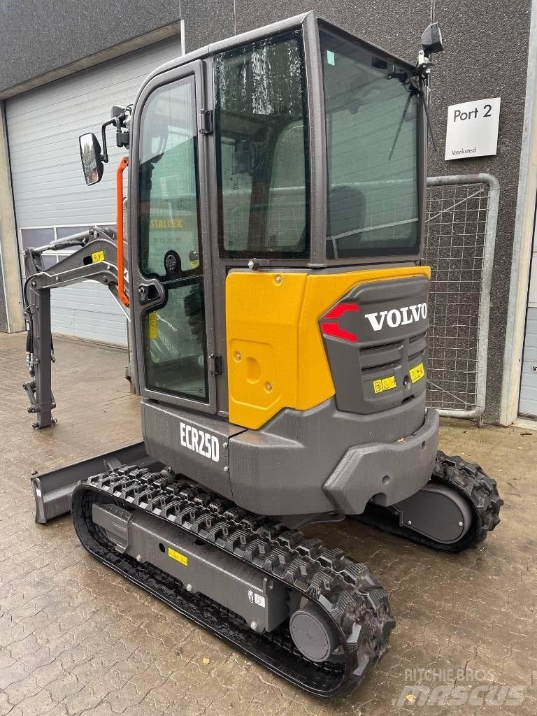 Volvo ECR25D Мини-экскаваторы