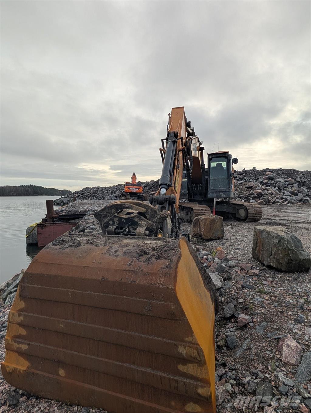 CASE CX 245D SR Гусеничные экскаваторы