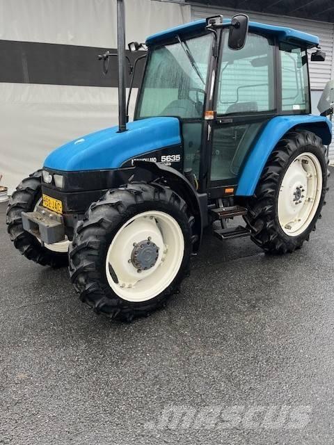 New Holland 5635 Трактора