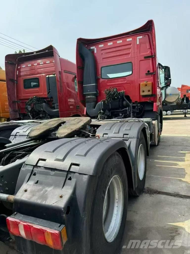 Sinotruk T7H Седельные тягачи