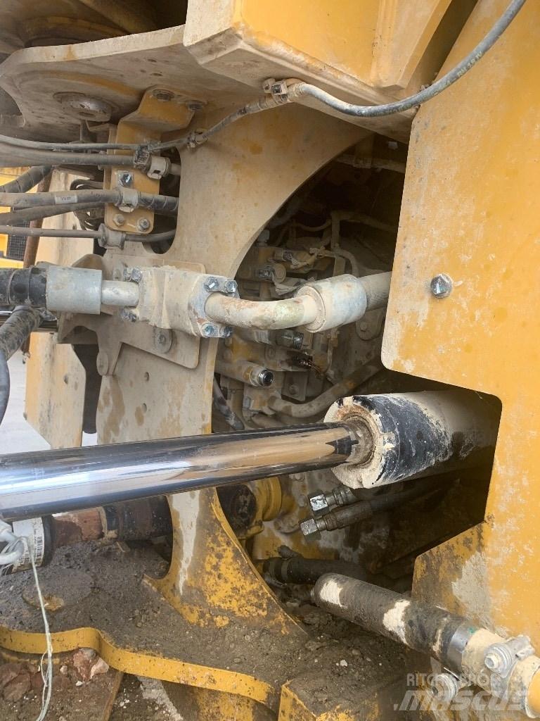 CAT 972 M Фронтальные погрузчики