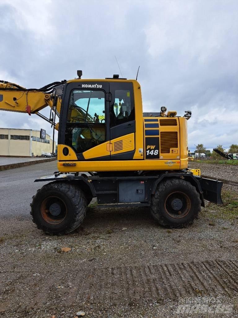 Komatsu PW148-11 Колёсные экскаваторы