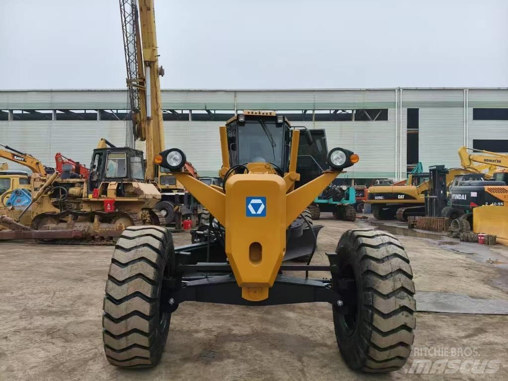 XCMG GR180 Грейдеры