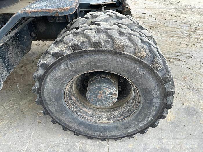 Hyundai HW140 Колёсные экскаваторы