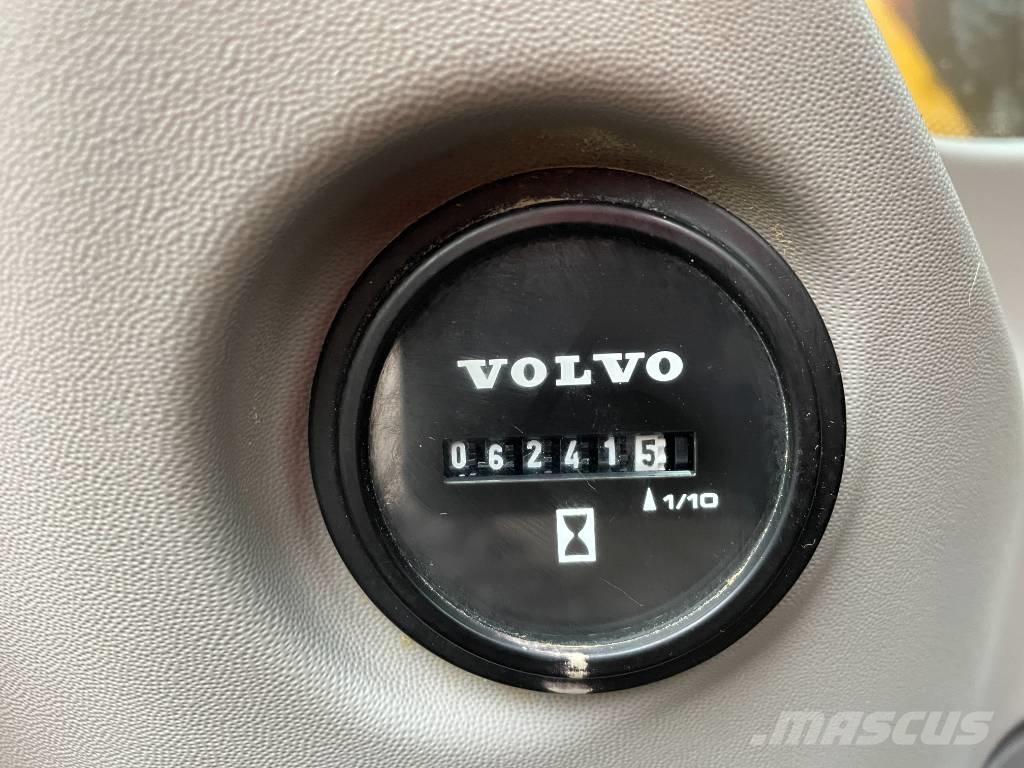 Volvo ECR 235 Гусеничные экскаваторы