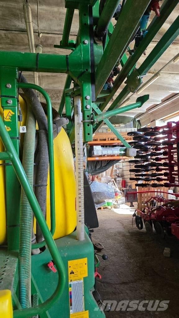 John Deere M 740 i Прицепные опрыскиватели