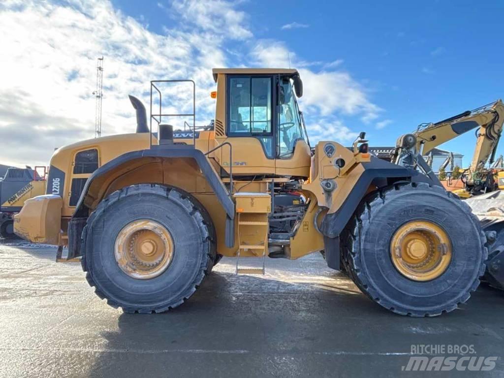 Volvo L 220 G Фронтальные погрузчики