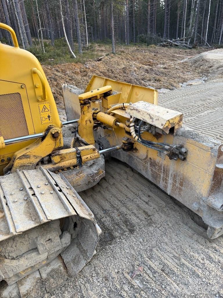 Komatsu D 37 PX-23 Гусеничные бульдозеры