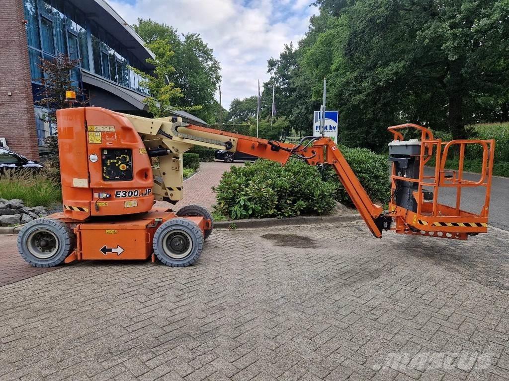 JLG E300AJP Коленчатые подъемники