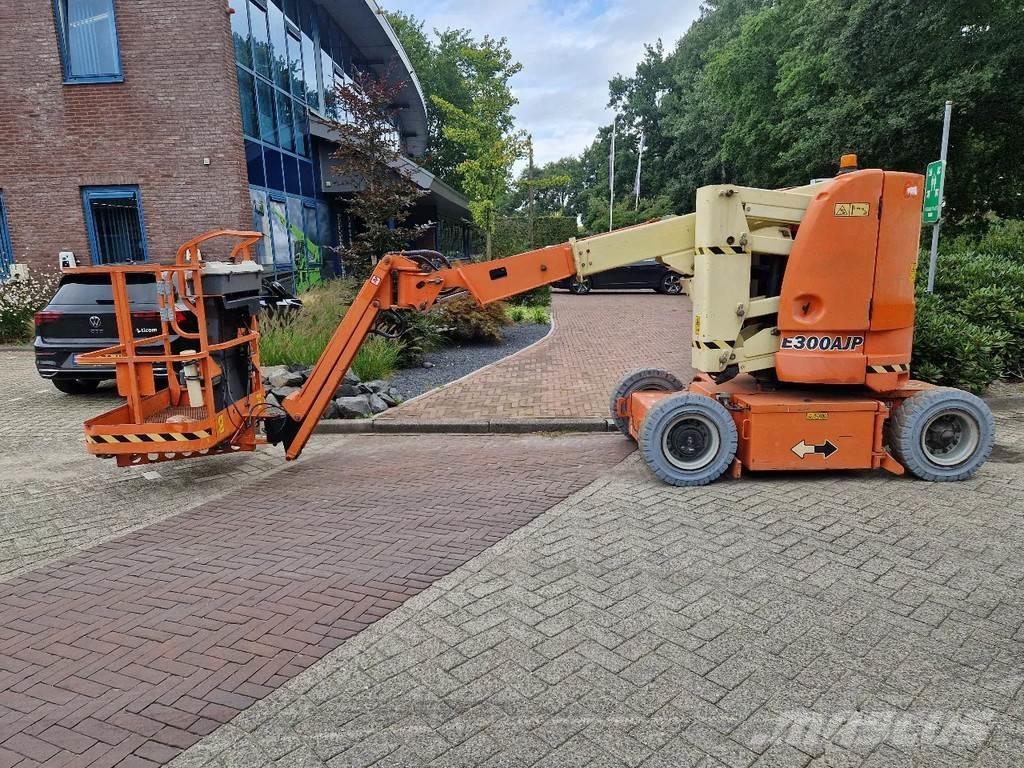 JLG E300AJP Коленчатые подъемники